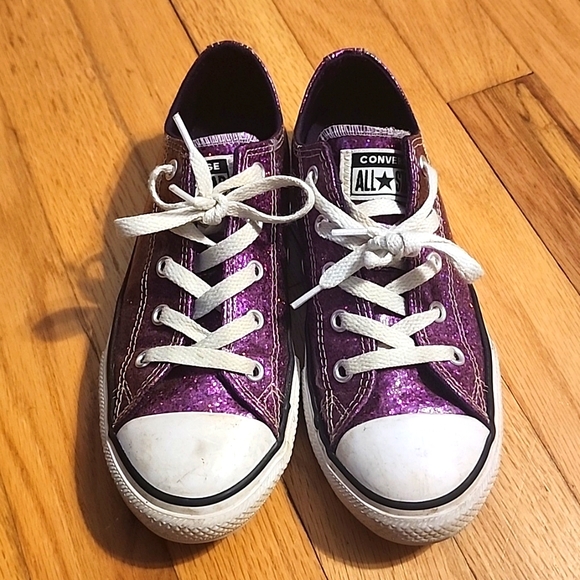 Kids Size 2 low Converse - Picture 4 of 5